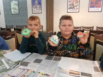 8f859623-861d-45ab-845d-8777578ef920