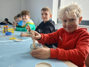 8a96b5f8-75dc-49f7-bd65-a003eaf04289