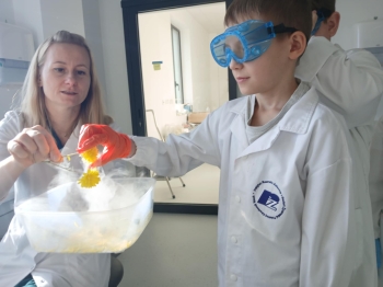 18aa6e97-1309-4bad-befe-9b01ee77c2ba