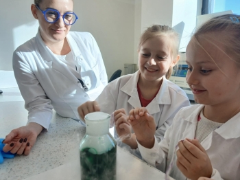 d9b59c27-033a-4120-acc6-d092cbe8586b