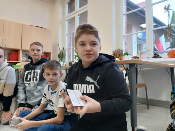 9f60277d-0ed3-4104-8df7-4ec6296f9ccf