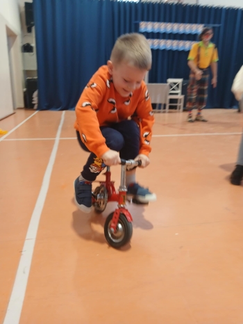 69f789c6-79ff-4915-9cc6-956b999f70e6