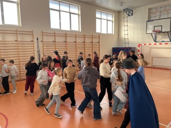 eaf7343b-b5a7-4ab0-91aa-c8f825287944