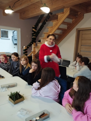 ef2747c6-e75c-419a-94c0-b6aa47462ce2