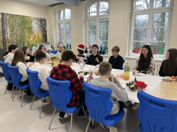 ec7f9d0e-f2f6-40e1-bc2f-87865492f471