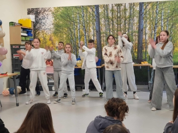 f84bd079-1b2e-46da-8970-6905b56bc888