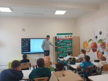 d8001b19-78b9-43f6-8aa9-7f40c2ff1d5f