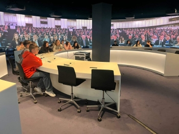 c4b28340-f582-46b6-b7f7-d2f0e5ce8f9d