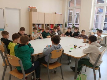 2cb379d9-a8b2-4f77-8f24-62ad0054953a