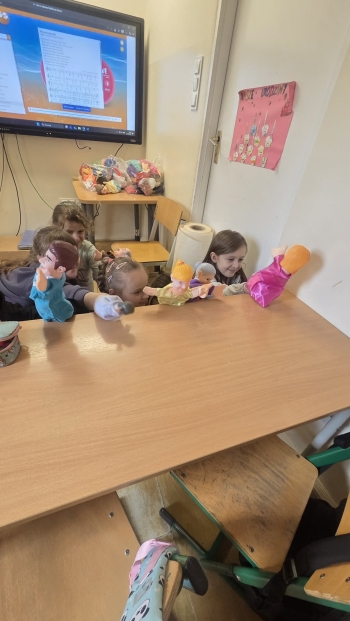 b5689a8a-2369-41df-81a5-f562ae565689