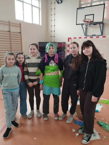 e83ed7d5-d658-4ea2-a70d-432c0e06d748