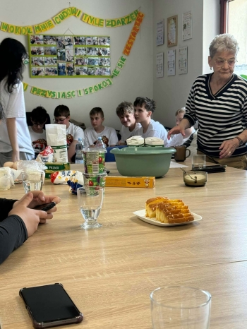 88b9cfa7-034e-42ee-9860-3d472331b353