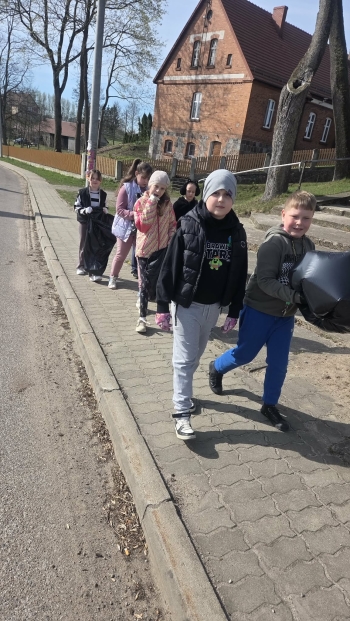 fba9936e-1c33-42b7-bcac-4589e71de15a