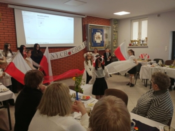 a7c79445-f466-49b6-b46e-036e34240564