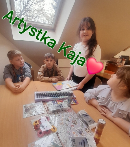 Kreatywność w małych dłoniach – artystyczne zajęcia z Kają