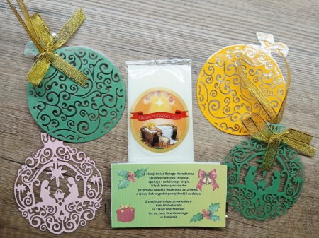 ŚWIĄTECZNE GESTY DOBROCI – WOLONTARIUSZE ZE SZKOLNEGO KOŁA WOLONTARIATU ODWIEDZILI MIESZKAŃCÓW RUMIANA