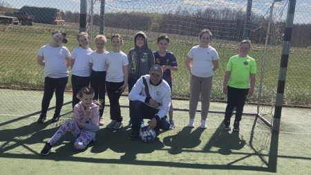 PIŁKARSKIE ZAJĘCIA KLASY DRUGIEJ  Z KORNELEM I JEGO TATĄ