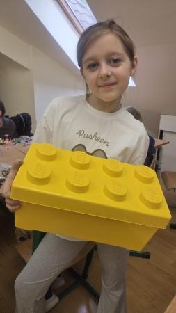 ALICJA I JEJ NIEZWYKŁY ŚWIAT LEGO