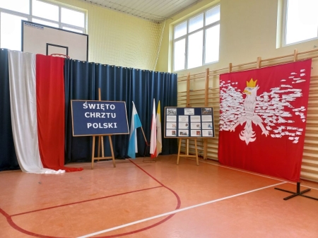 Rocznica Chrztu Polski – szkolnym i środowiskowym wydarzeniem w Rumianie.